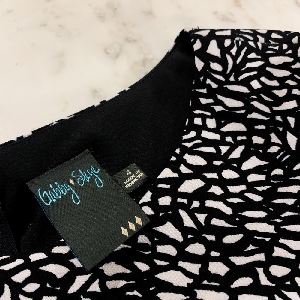 Black and White Pattern Dress - Picture 10 of 11